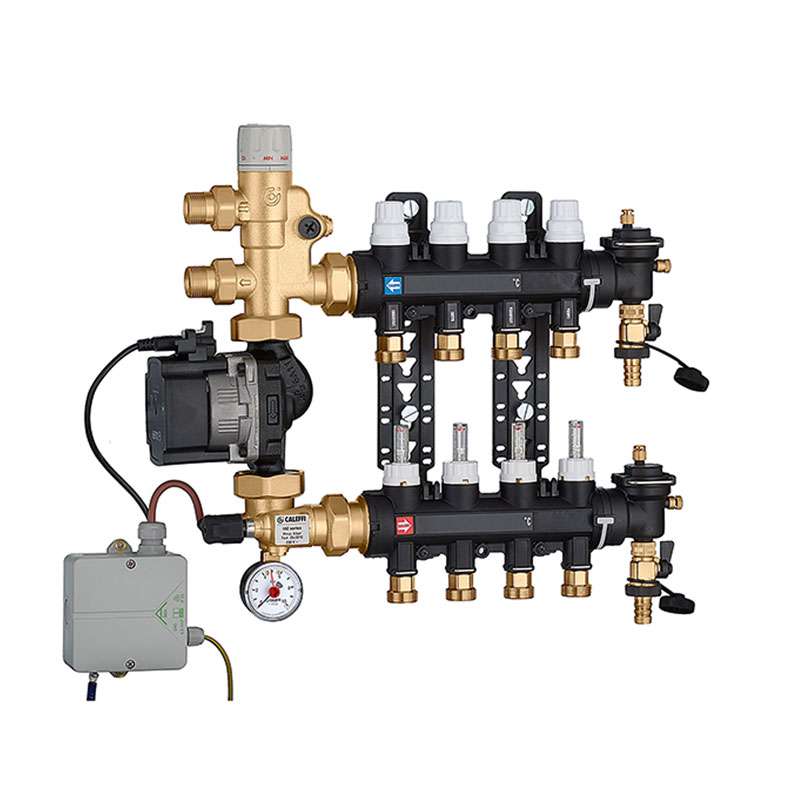 Caleffi Festwert-Regeleinheit mit 5 Kreis Kunststoffverteiler und UPM3 Auto L 1825E5A2L