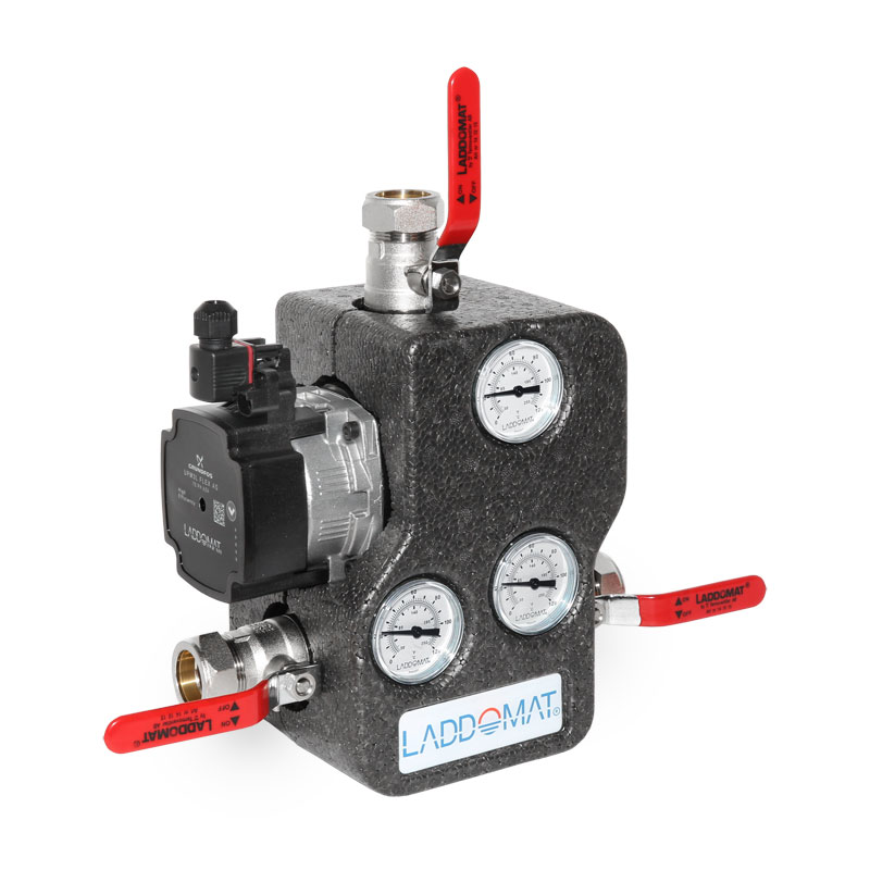 Laddomat 21-60 mit Isolierung und Grundfos UPM3L Flex 63°C 3xKugelhahn mit Klemmring Ø28mm 11267161